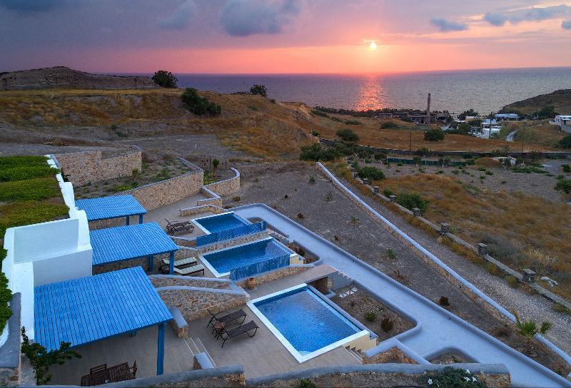 Desiterra Resort Suites & Villas Karterádos Eksteriør billede