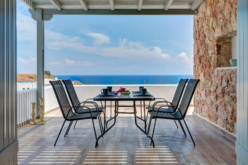 Desiterra Resort Suites & Villas Karterádos Eksteriør billede