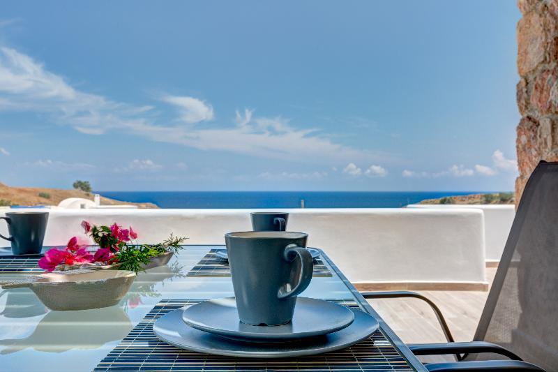 Desiterra Resort Suites & Villas Karterádos Eksteriør billede
