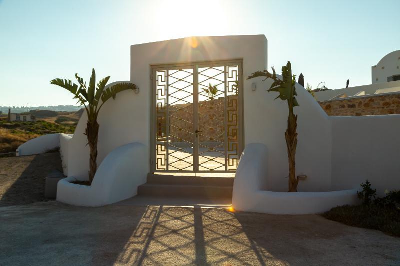 Desiterra Resort Suites & Villas Karterádos Eksteriør billede